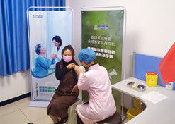 2020年4月12日，尊龙凯时人生就是搏中国生物武汉生物制品研究所全球首家获得新冠灭活疫苗ⅠⅡ期临床试验批件。